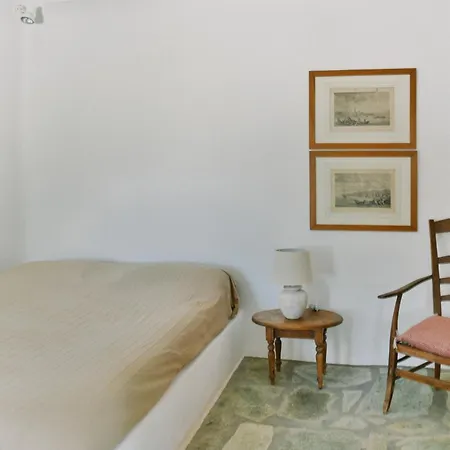 Holiday home Rosalie Red House Lichnaftia