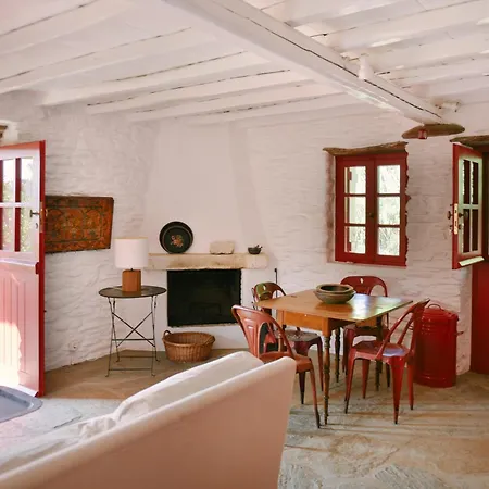 Rosalie Red House Holiday home *
