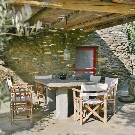 Rosalie Red House Holiday home Lichnaftia